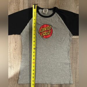 Santa Cruz Skateboards woman’s Gray and Black Tee Size M $13 bucks🤘🏽